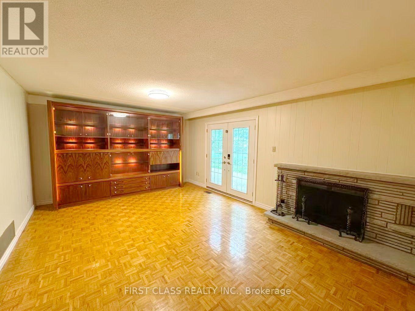Lower Unit - 1353 Myron Drive, Mississauga, Ontario  L5E 2N5 - Photo 10 - W13611156