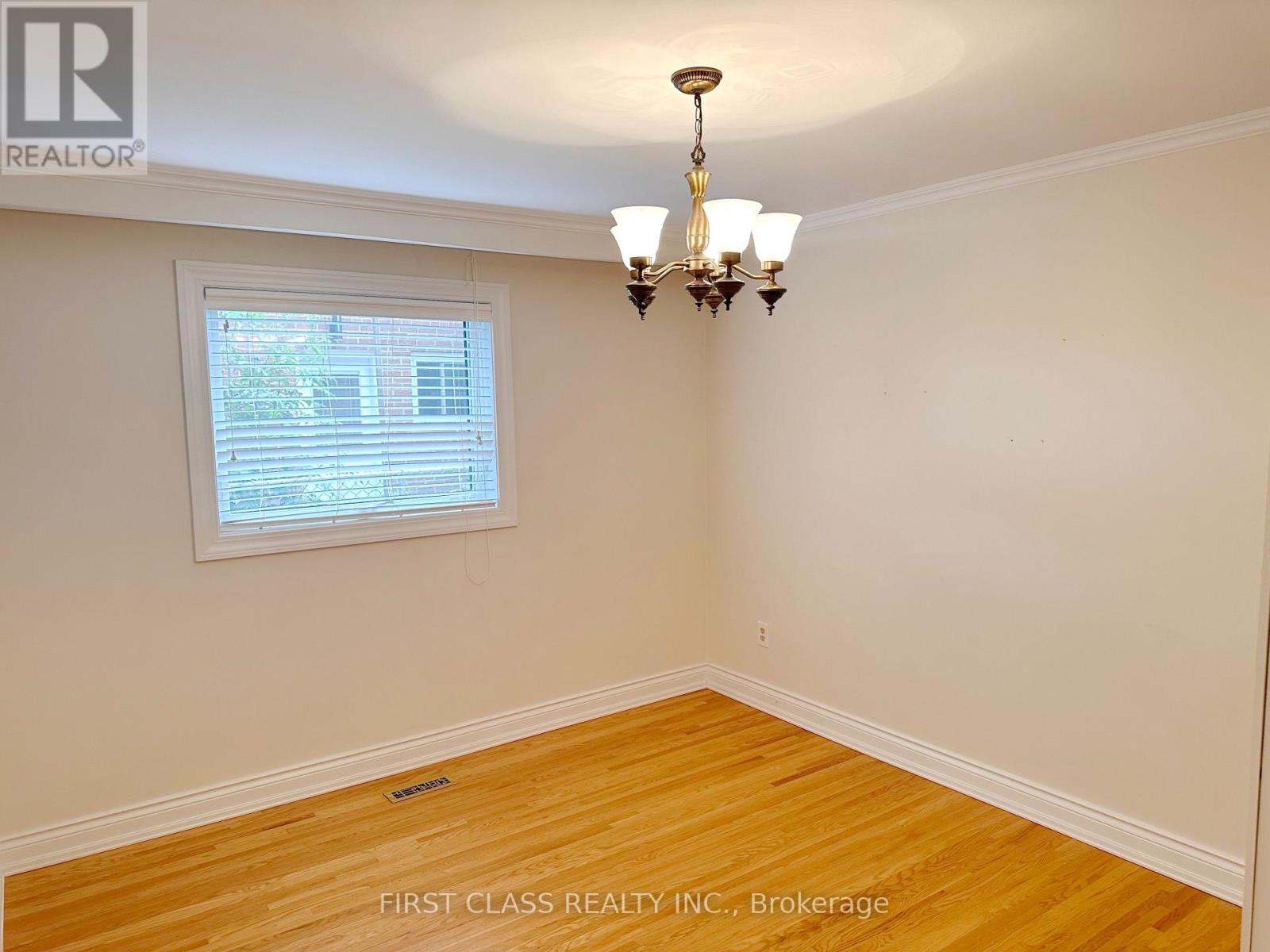 Lower Unit - 1353 Myron Drive, Mississauga, Ontario  L5E 2N5 - Photo 23 - W13611156