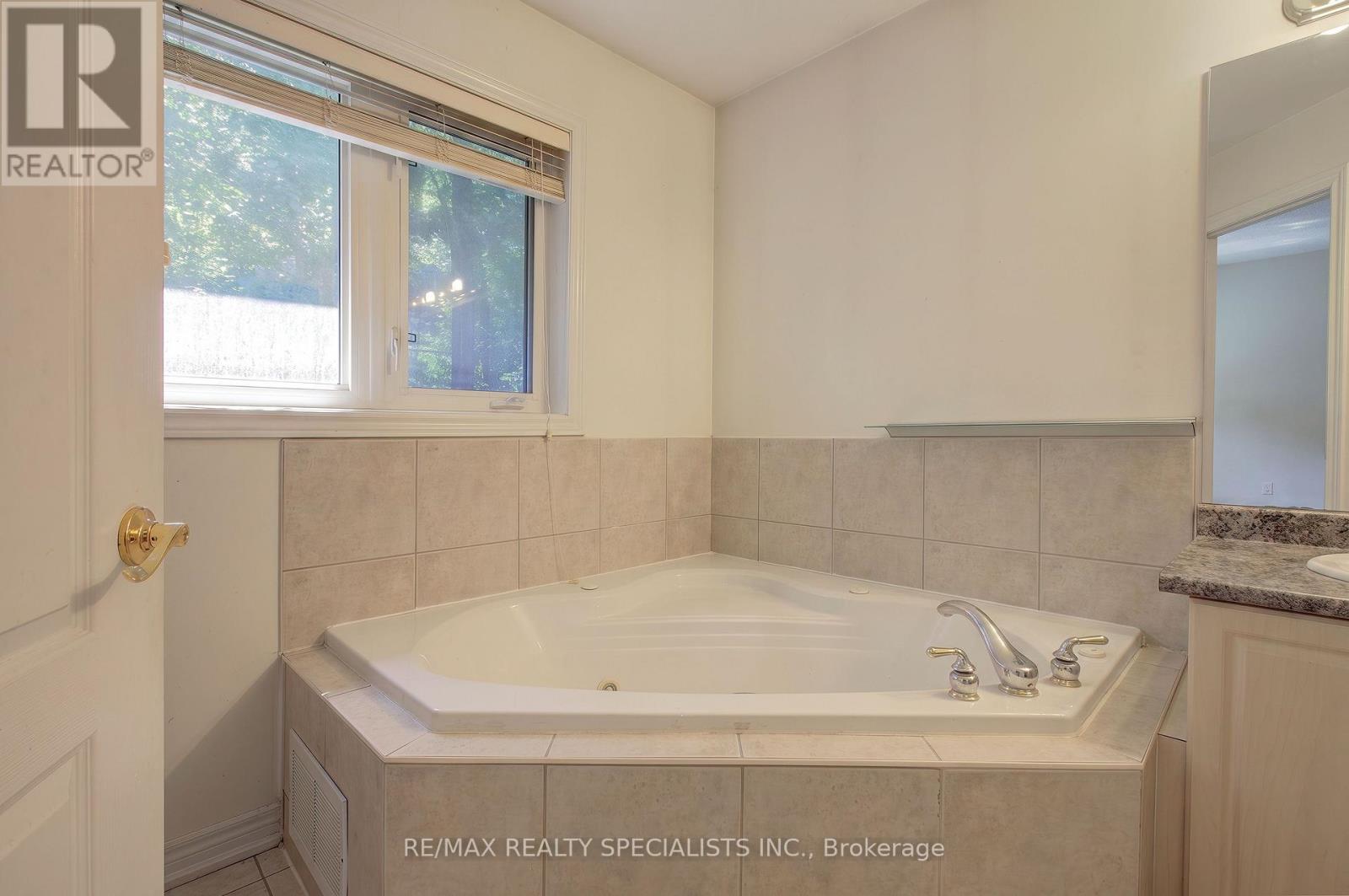6629 Blackheath Ridge, Mississauga, Ontario L5W 1E7 - Photo 14 - W13648098