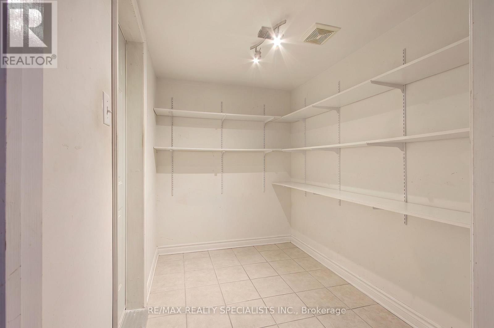 6629 Blackheath Ridge, Mississauga, Ontario L5W 1E7 - Photo 9 - W13648098