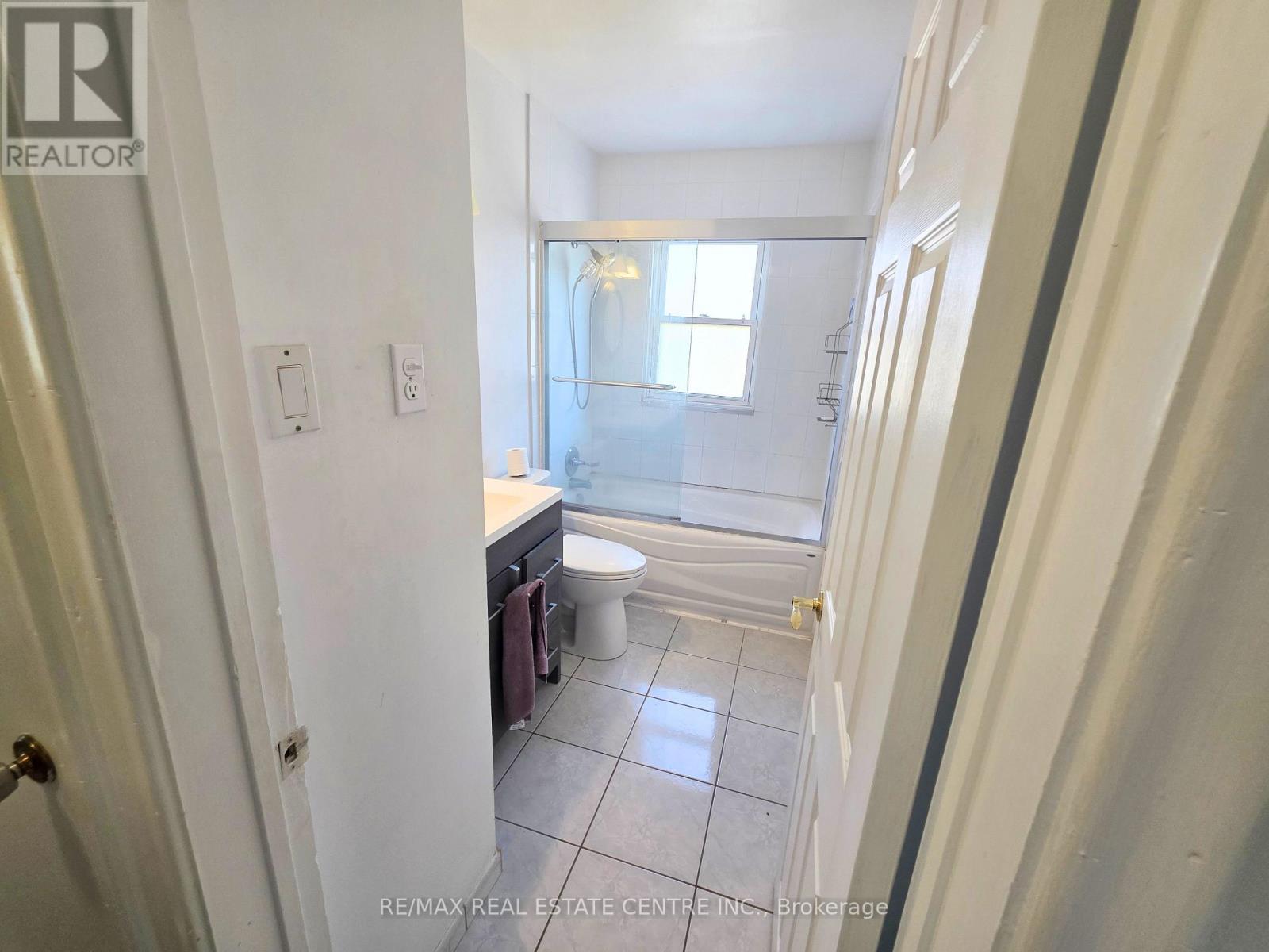 353 East 21st Street, Hamilton, Ontario L8V 2V1 - Photo 12 - X13648108