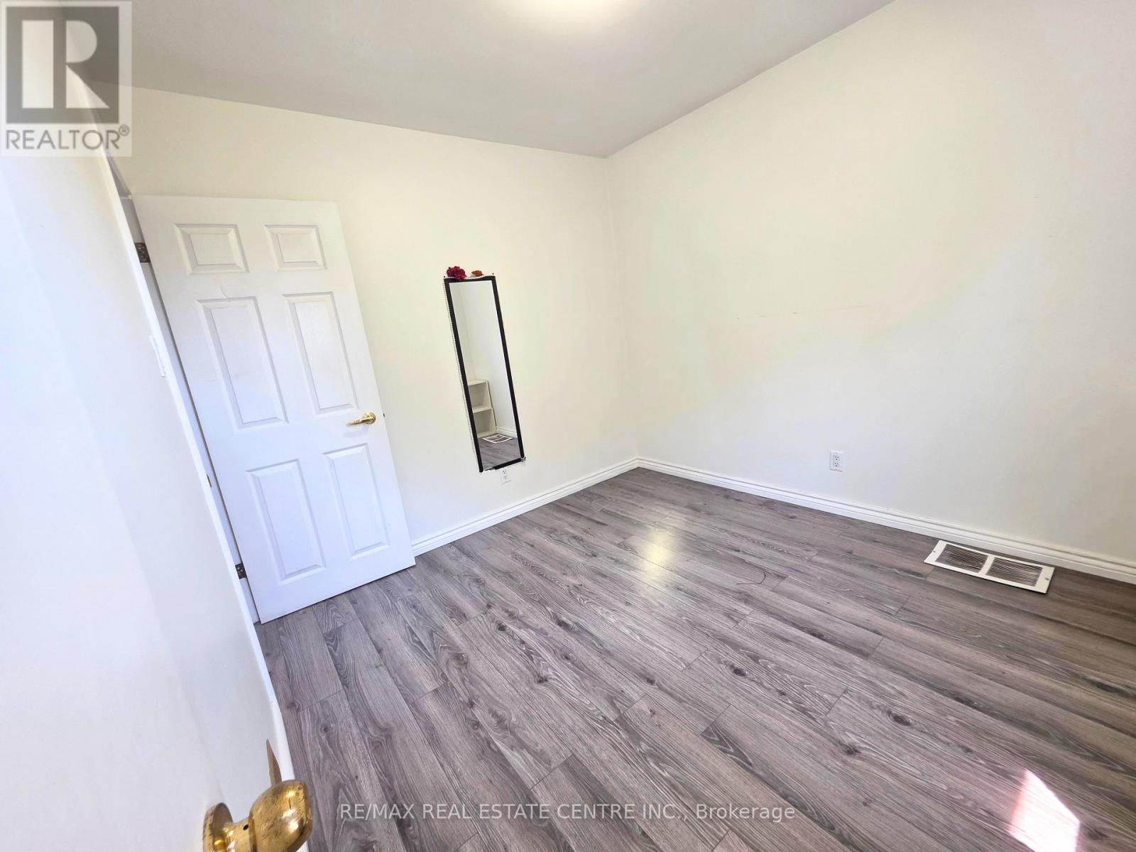 353 East 21st Street, Hamilton, Ontario L8V 2V1 - Photo 15 - X13648108