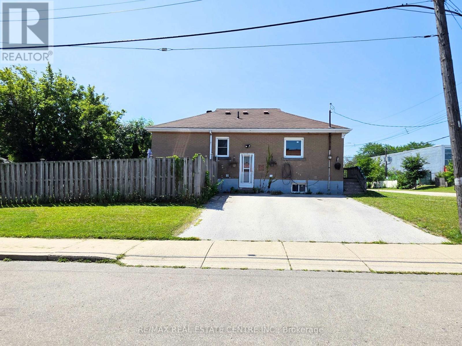 353 East 21st Street, Hamilton, Ontario L8V 2V1 - Photo 2 - X13648108