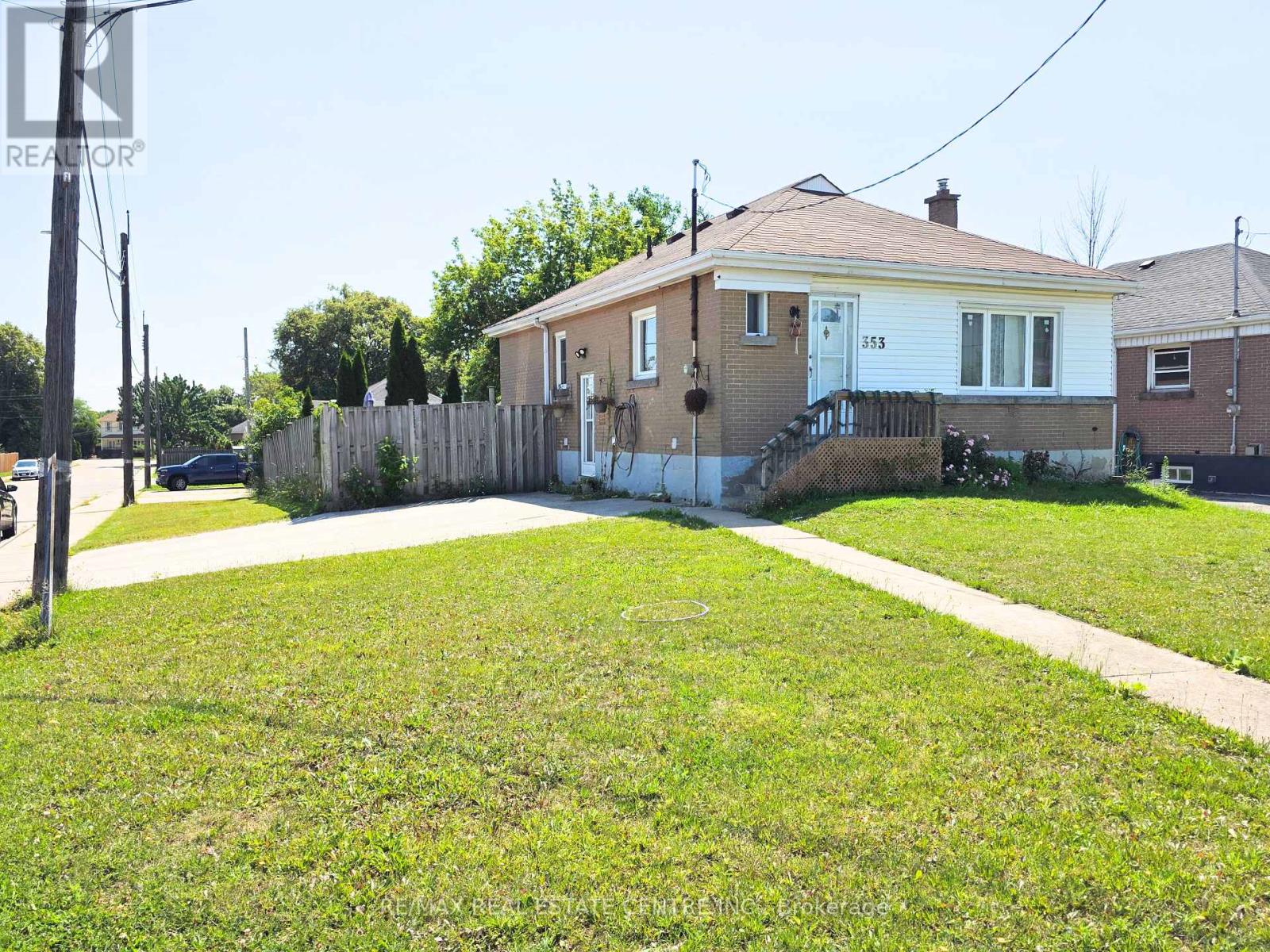 353 East 21st Street, Hamilton, Ontario L8V 2V1 - Photo 3 - X13648108