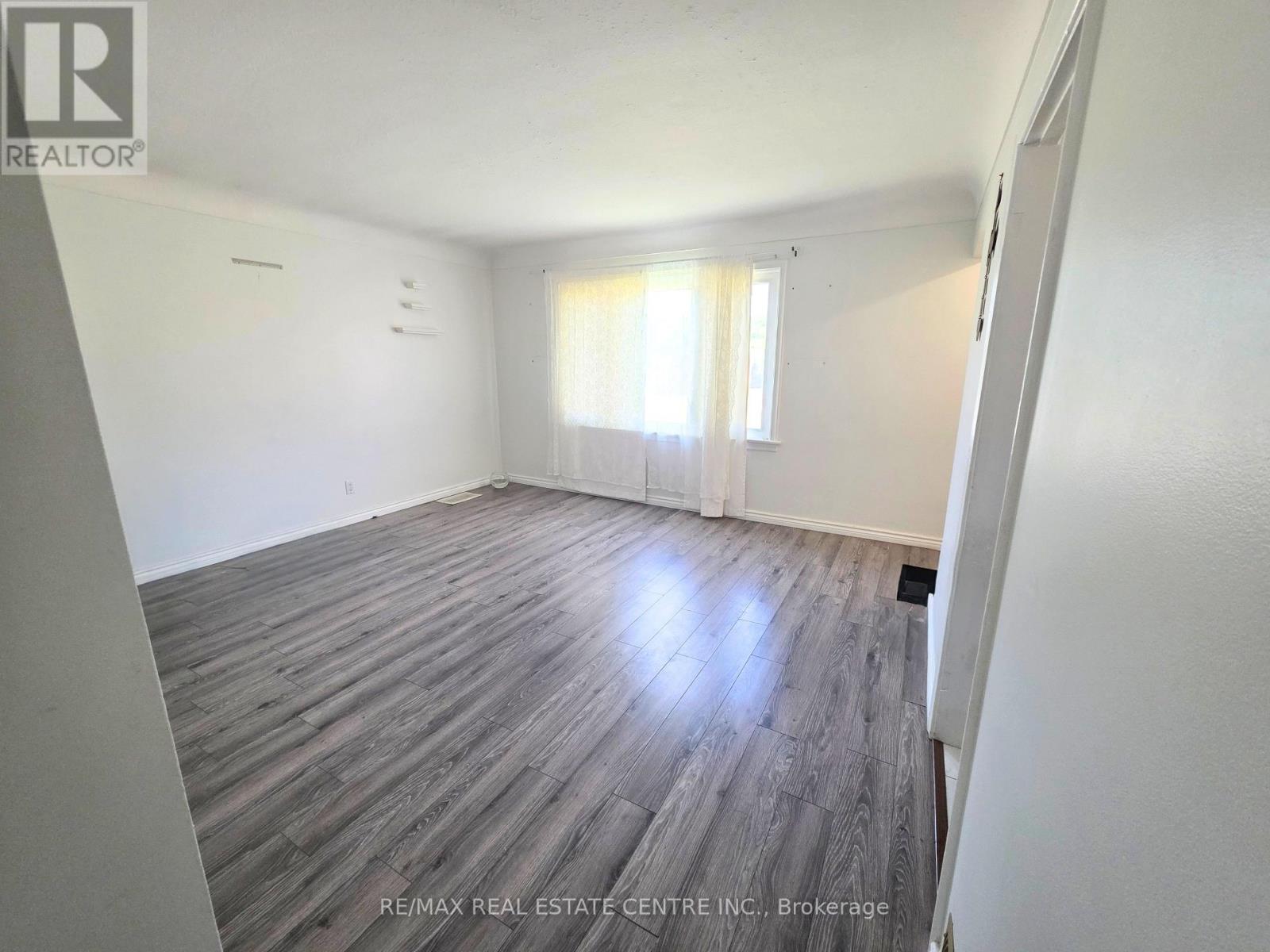 353 East 21st Street, Hamilton, Ontario L8V 2V1 - Photo 5 - X13648108
