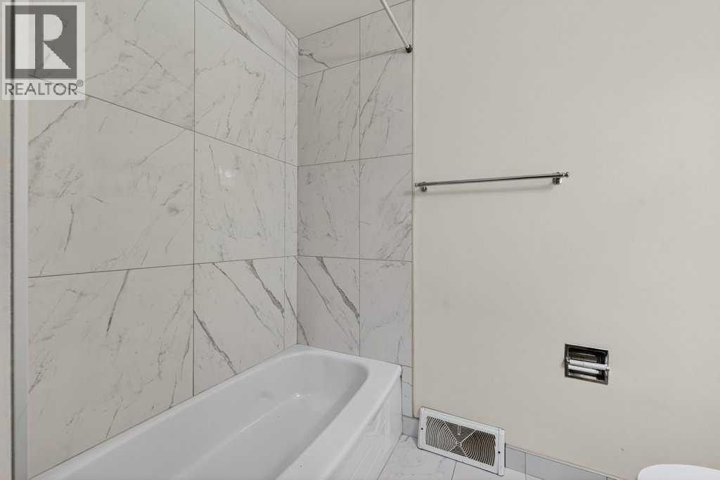 A,b, 319 37 Street SW, Calgary, Alberta  T3C 1R5 - Photo 43 - A2321623