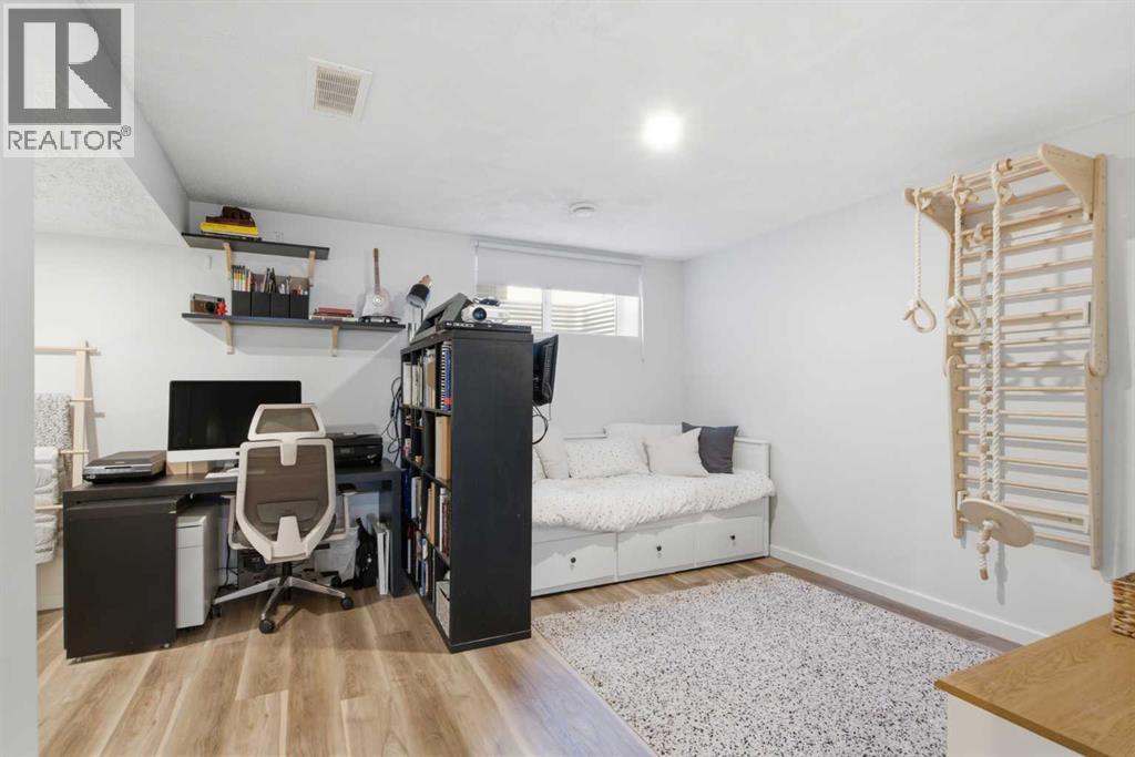 406 Masters Road SE, Calgary, Alberta  T3M 2T4 - Photo 33 - A2328001