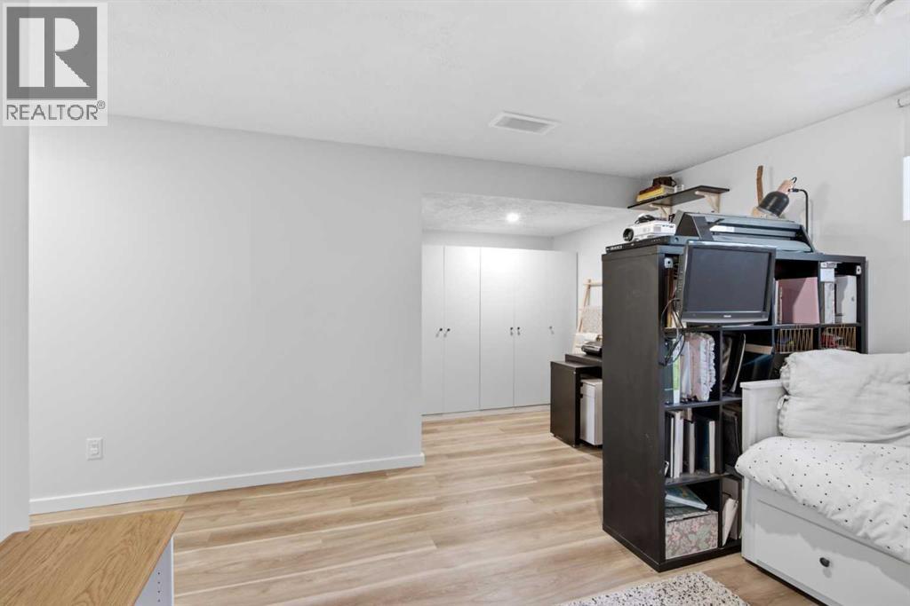 406 Masters Road SE, Calgary, Alberta  T3M 2T4 - Photo 36 - A2328001