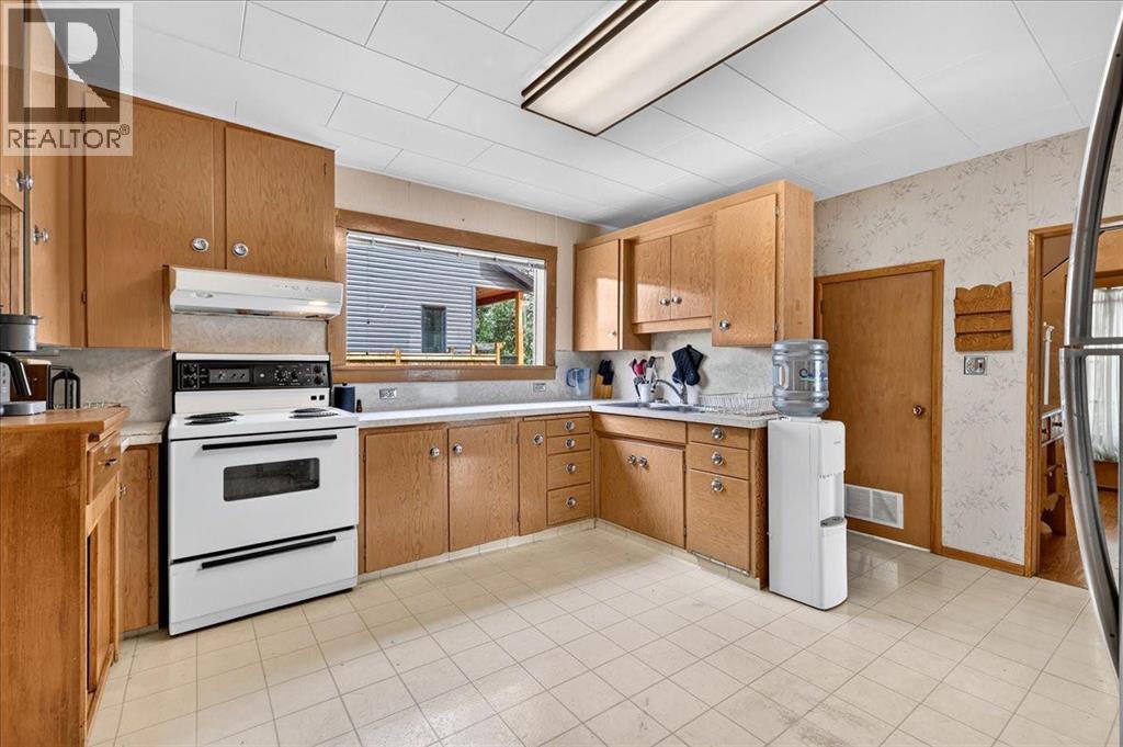 1322 23 Street, Didsbury, Alberta  T0M 0W0 - Photo 7 - A2335097