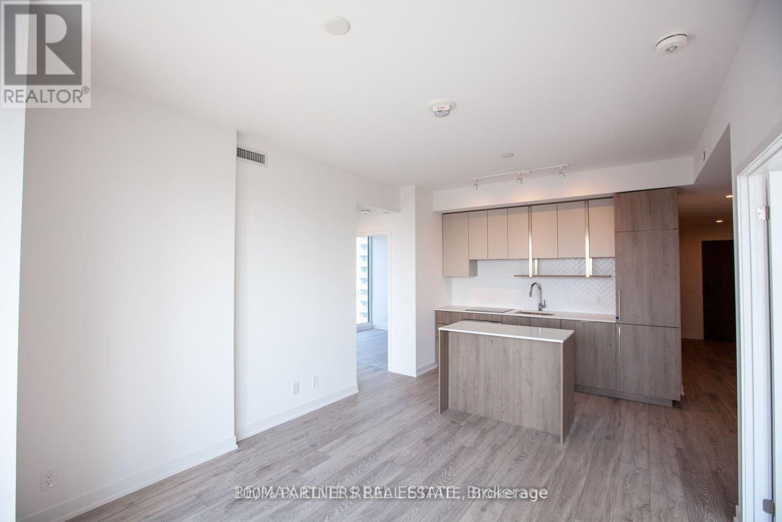 1704 - 15 Holmes Avenue, Toronto, Ontario M2N 0L4 - Photo 3 - C13561236