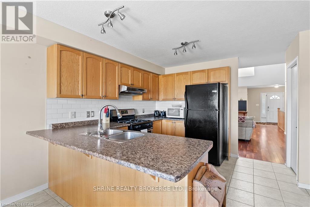 Upper - 1841 Foxwood Avenue, London North (North S), Ontario  N6G 0C4 - Photo 10 - X13648172