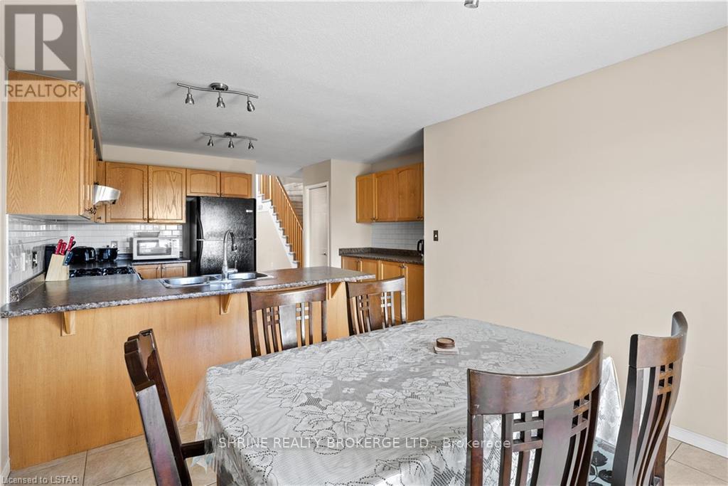 Upper - 1841 Foxwood Avenue, London North (North S), Ontario  N6G 0C4 - Photo 12 - X13648172