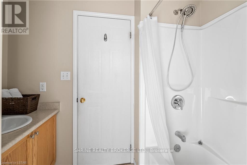 Upper - 1841 Foxwood Avenue, London North (North S), Ontario  N6G 0C4 - Photo 21 - X13648172