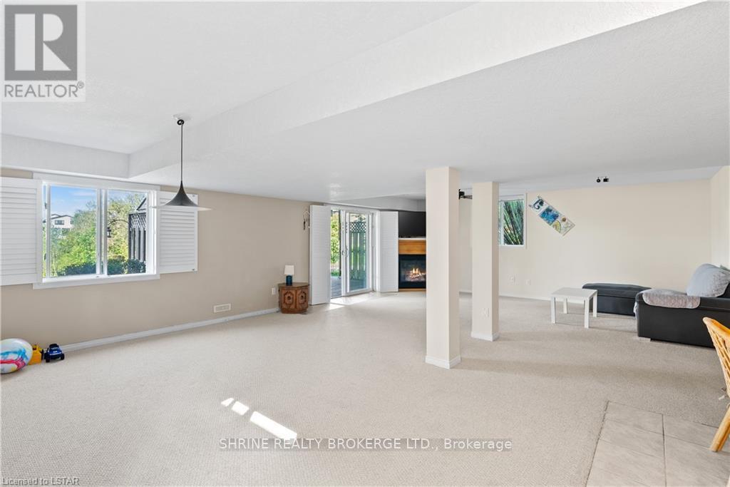 Upper - 1841 Foxwood Avenue, London North (North S), Ontario  N6G 0C4 - Photo 27 - X13648172