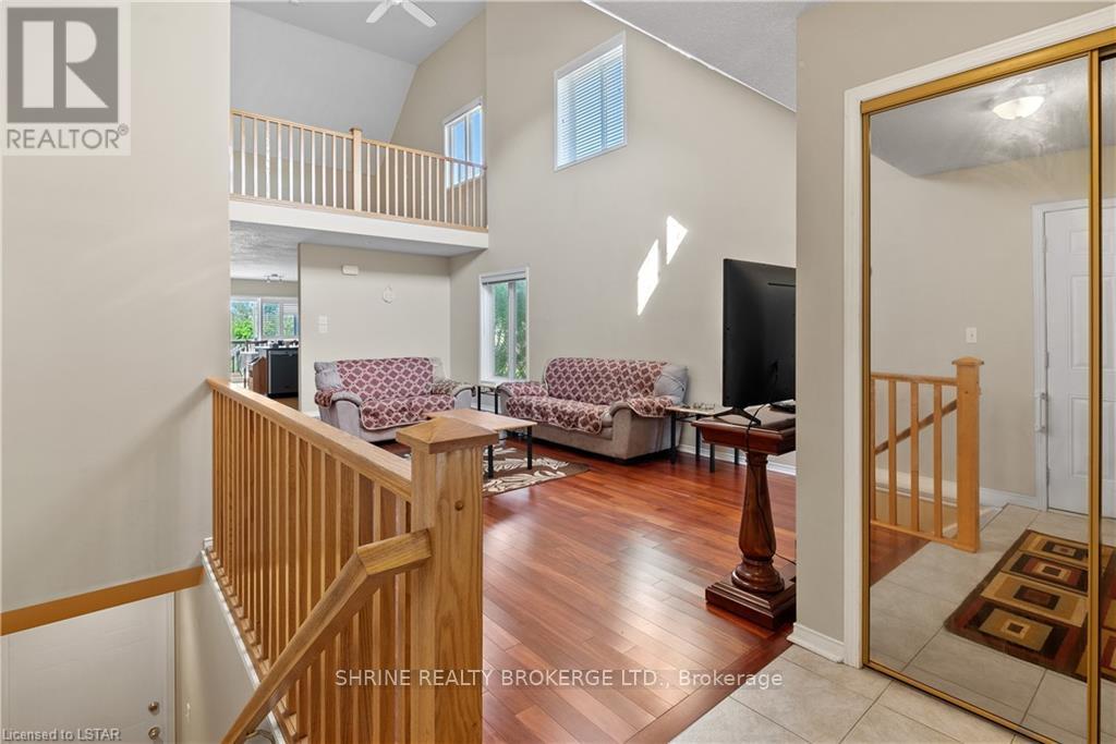 Upper - 1841 Foxwood Avenue, London North (North S), Ontario  N6G 0C4 - Photo 6 - X13648172