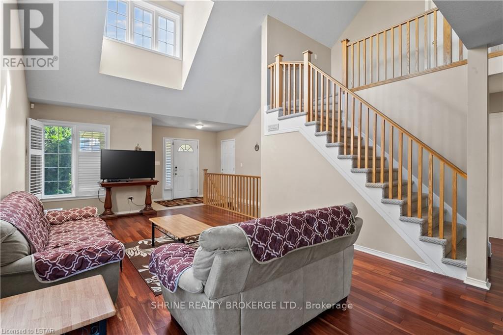 Upper - 1841 Foxwood Avenue, London North (North S), Ontario  N6G 0C4 - Photo 8 - X13648172