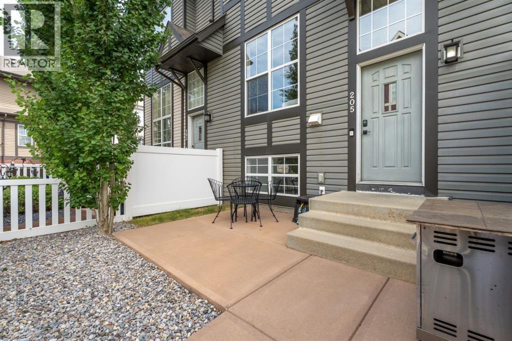 205 New Brighton Villas SE, Calgary, Alberta  T2Z 0T6 - Photo 2 - A2332480