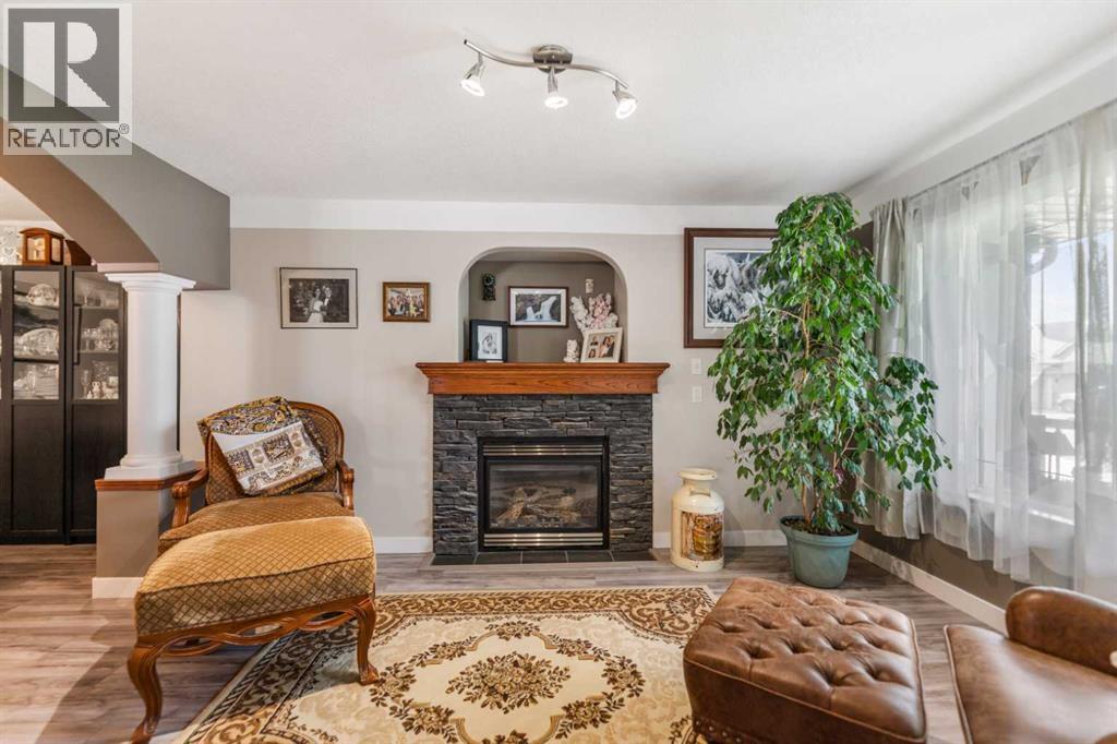 123 Hawkmere View, Chestermere, Alberta  T1X 1T7 - Photo 9 - A2315347