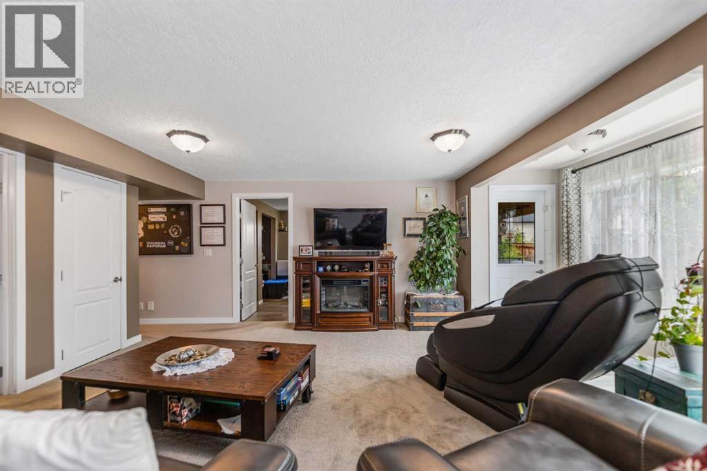 123 Hawkmere View, Chestermere, Alberta  T1X 1T7 - Photo 35 - A2315347