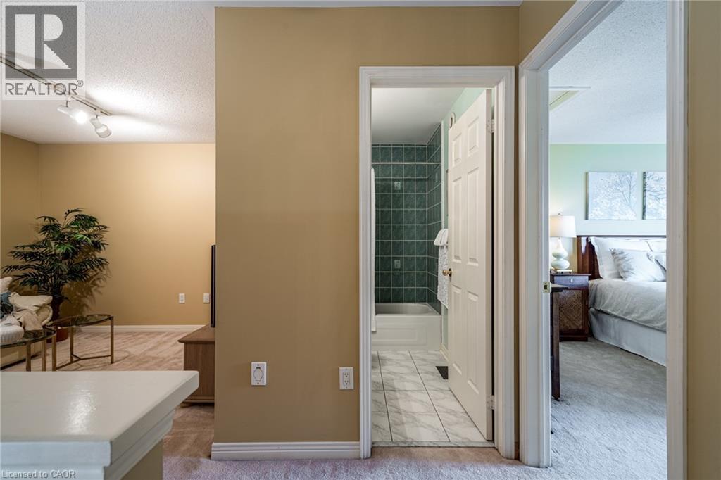 2278 Turnberry Road Unit# 13, Burlington, Ontario  L7M 4S6 - Photo 39 - 40851221