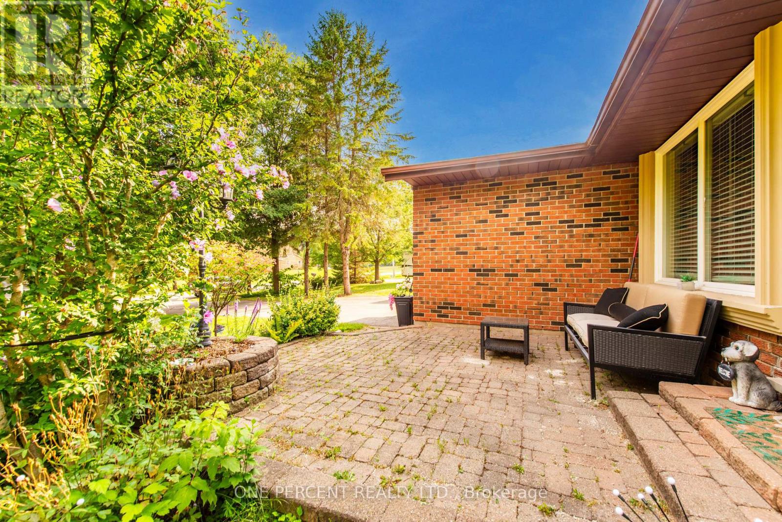 8 Cardwell Court, Adjala-Tosorontio, Ontario  L0G 1W0 - Photo 3 - N13586584