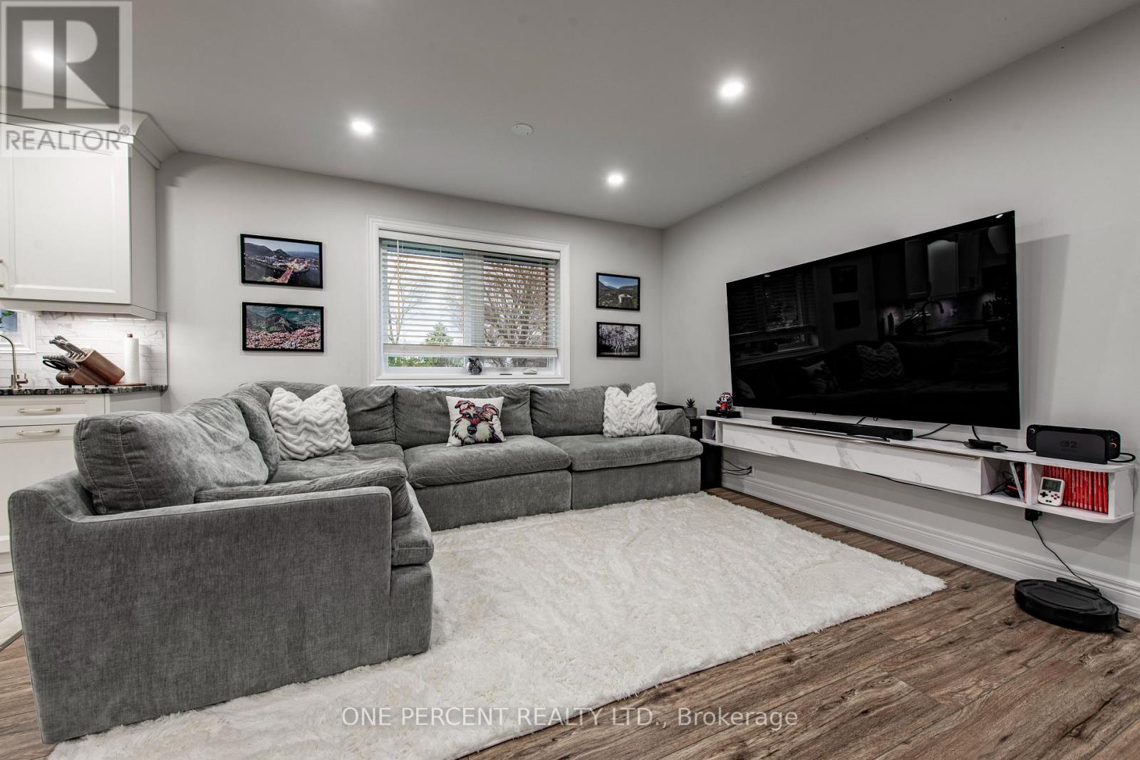 8 Cardwell Court, Adjala-Tosorontio, Ontario  L0G 1W0 - Photo 6 - N13586584