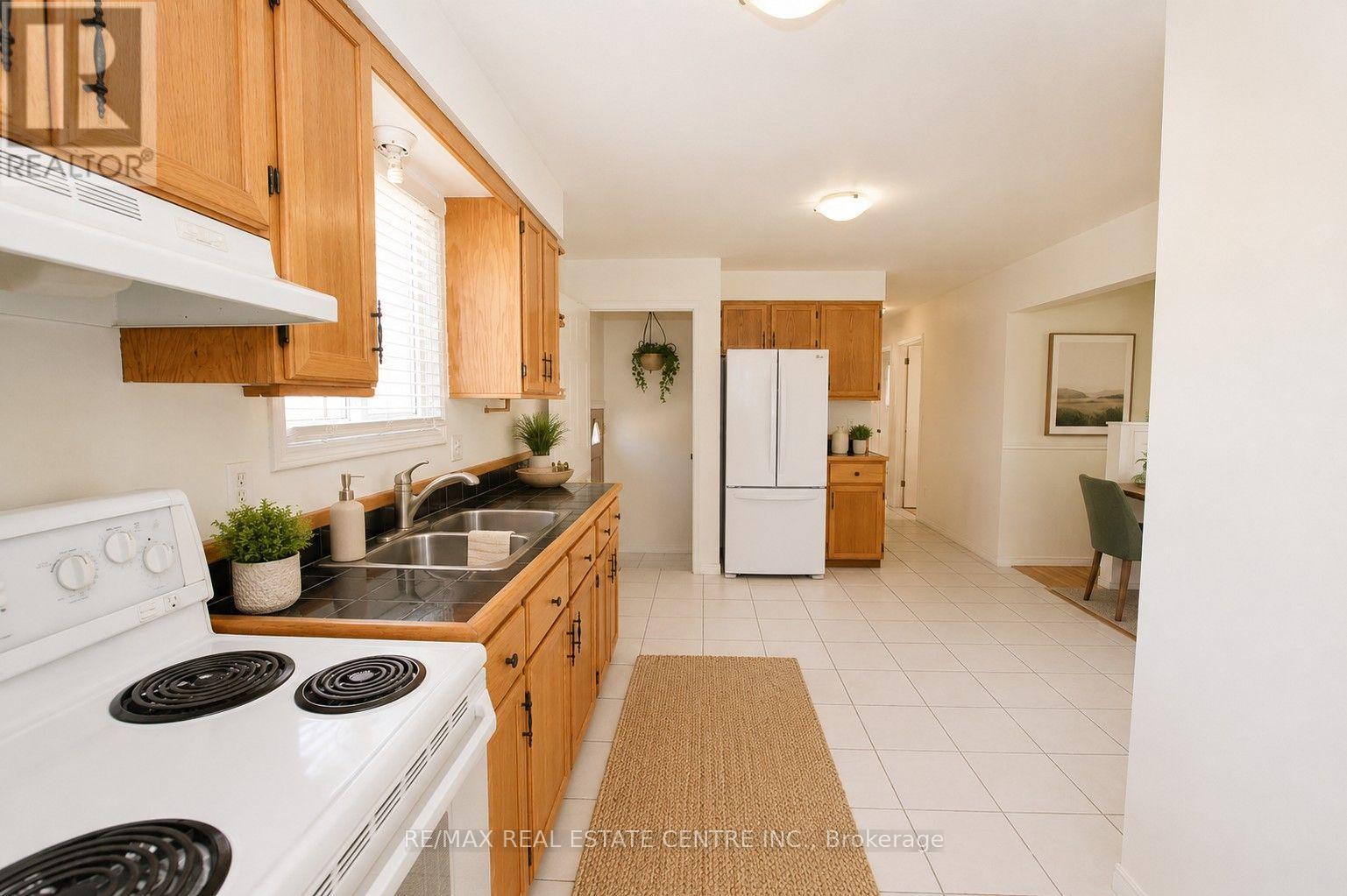 82 Elmwood Avenue, Cambridge, Ontario  N1R 4Y4 - Photo 10 - X13648130