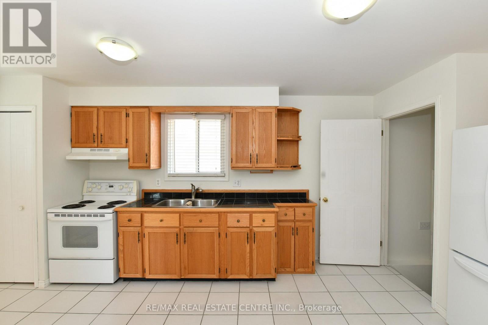 82 Elmwood Avenue, Cambridge, Ontario  N1R 4Y4 - Photo 8 - X13648130