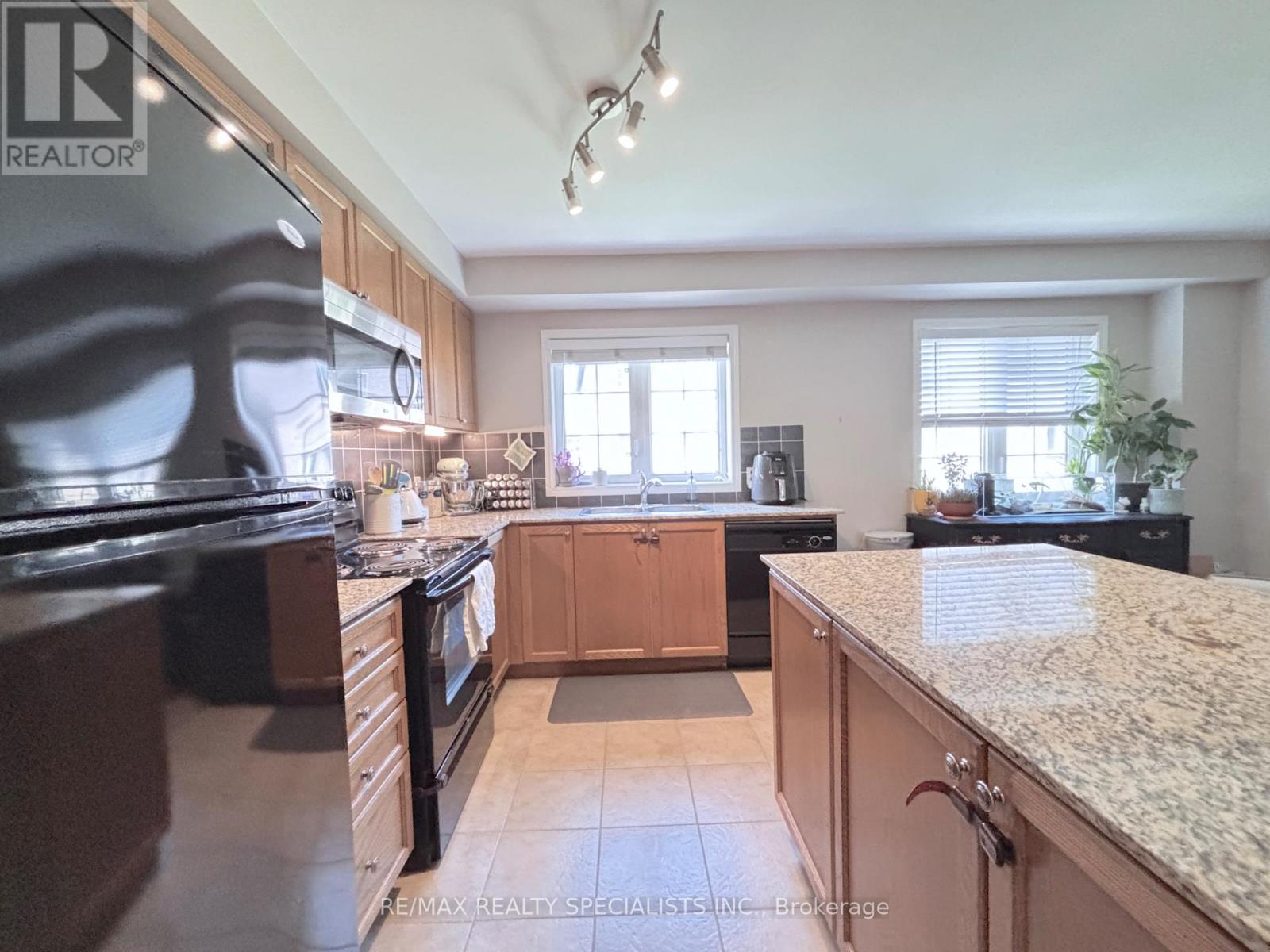 53 - 470 Beach Boulevard, Hamilton, Ontario  L8H 6X2 - Photo 5 - X13638544