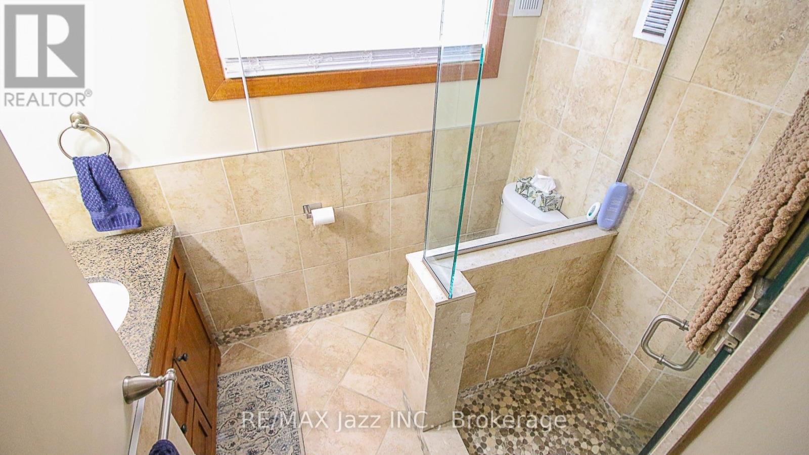 330 Nipigon Street, Oshawa, Ontario  L1J 4N9 - Photo 19 - E13581012