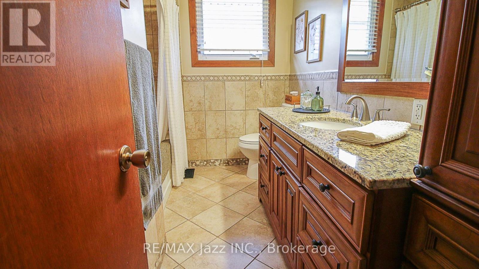 330 Nipigon Street, Oshawa, Ontario  L1J 4N9 - Photo 22 - E13581012