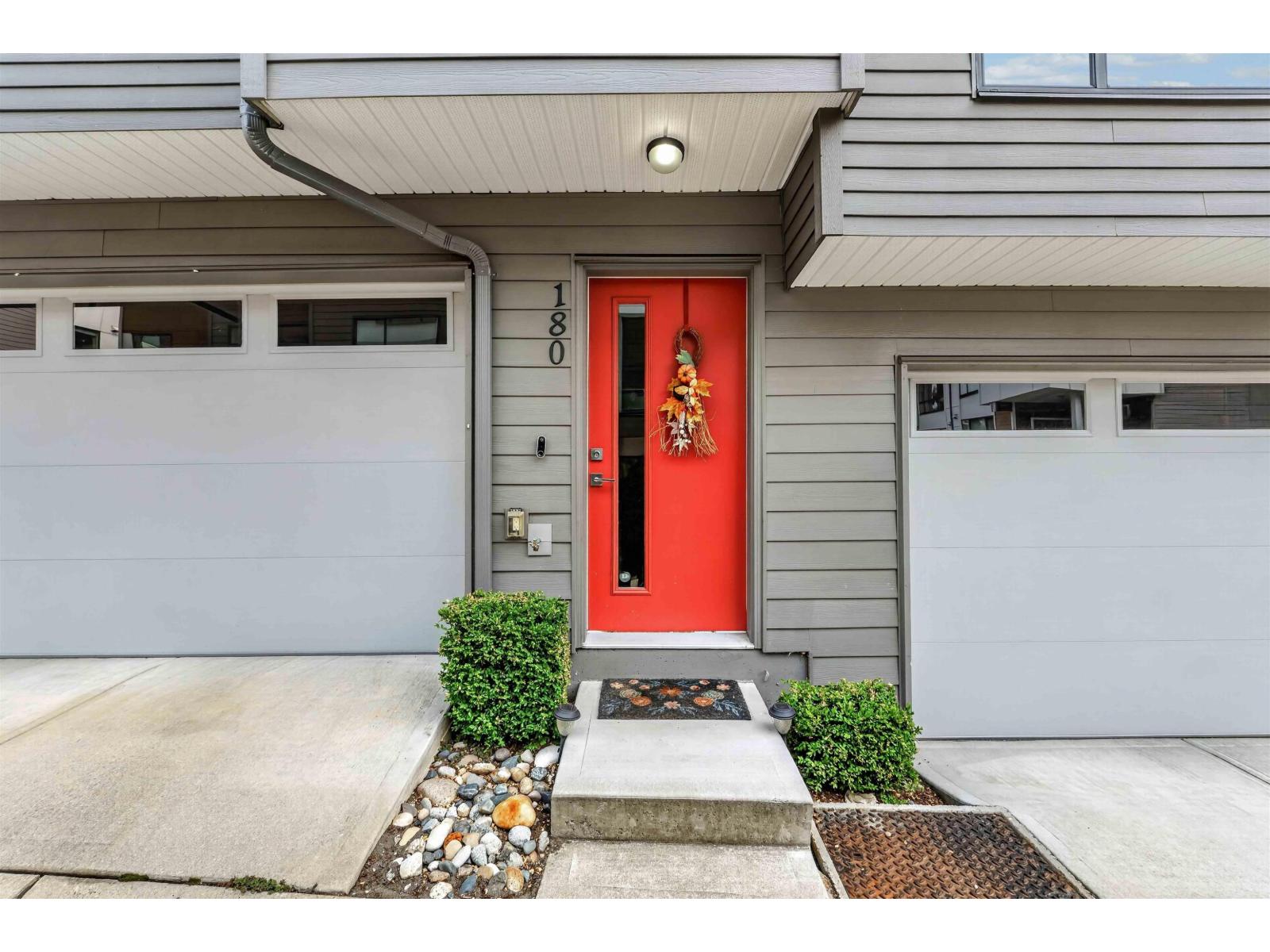 180 16433 19 Avenue, Surrey, British Columbia  V3Z 0Z1 - Photo 2 - R3153595