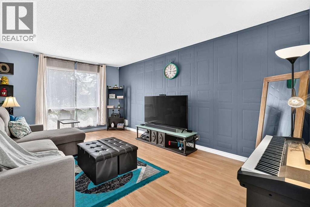 3321 56 Street NE, Calgary, Alberta  T1Y 3Y7 - Photo 4 - A2297717