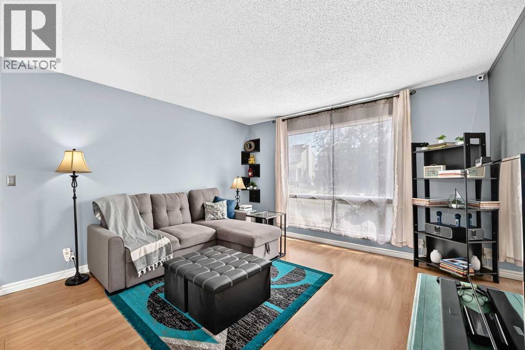 3321 56 Street NE, Calgary, Alberta  T1Y 3Y7 - Photo 5 - A2297717