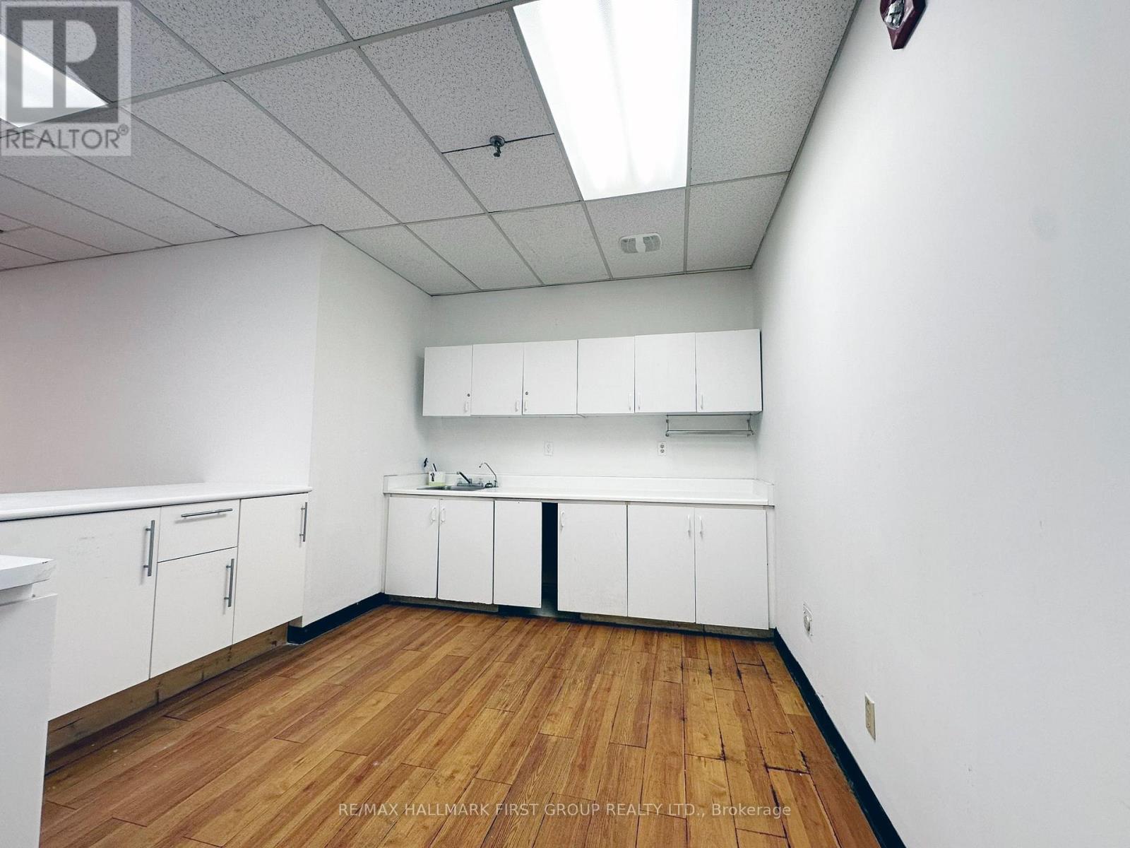 1&3 - 126 Commercial Avenue, Ajax, Ontario  L1S 2H5 - Photo 13 - E13648264