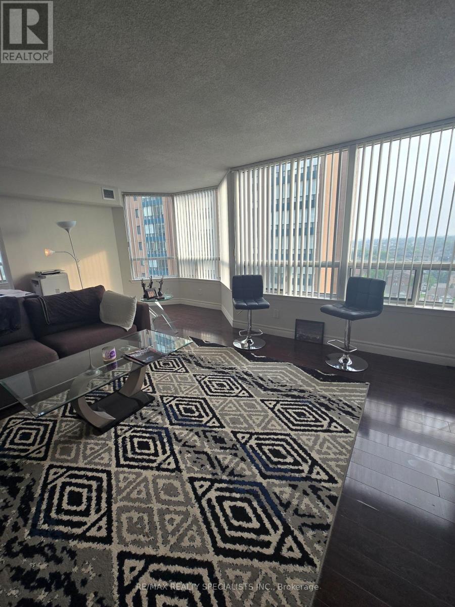 1204 - 135 Hillcrest Avenue, Mississauga, Ontario  L5B 4B1 - Photo 6 - W13648228
