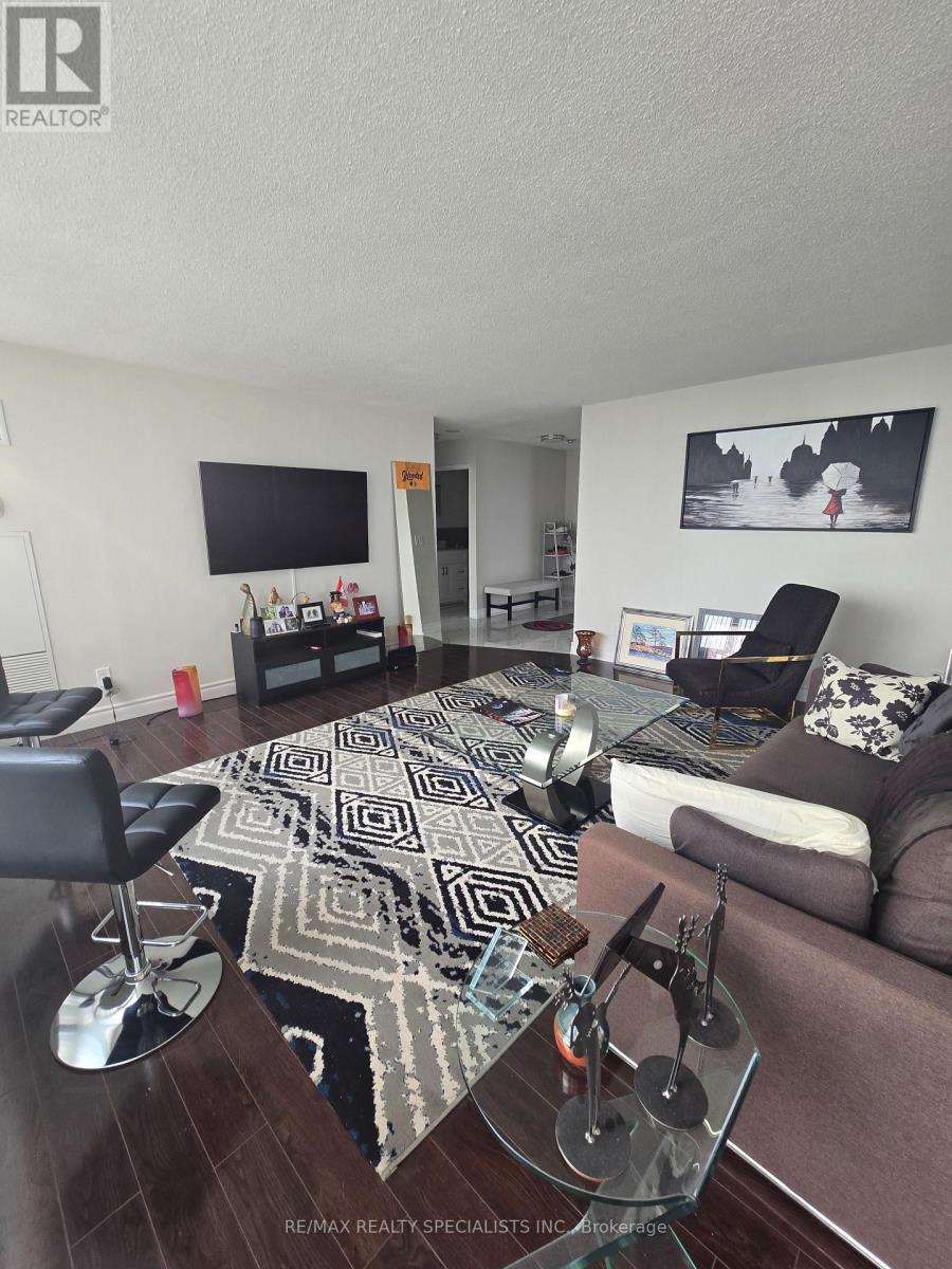1204 - 135 Hillcrest Avenue, Mississauga, Ontario  L5B 4B1 - Photo 8 - W13648228