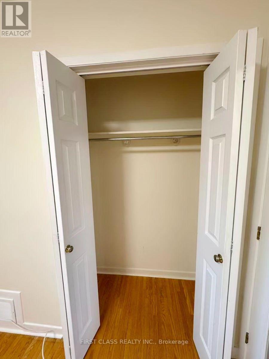 Upper - 1353 Myron Drive, Mississauga, Ontario  L5E 2N5 - Photo 29 - W13648236