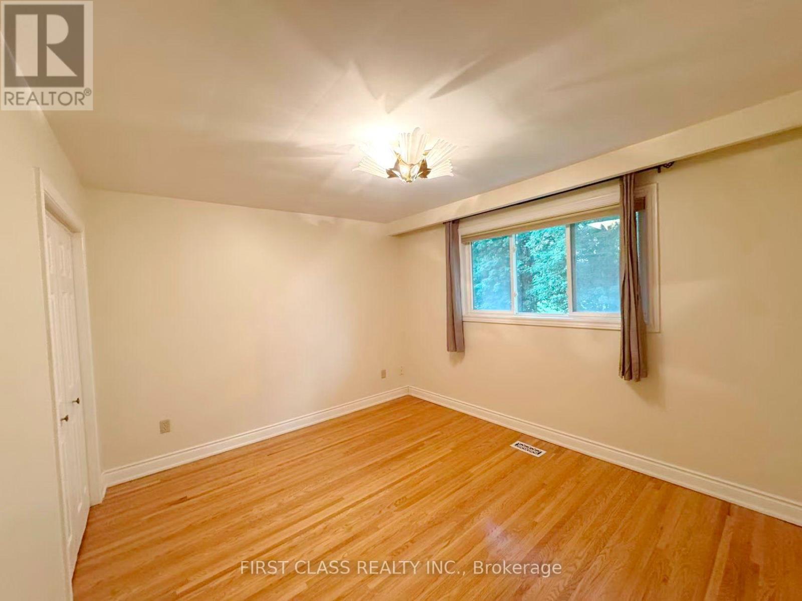 Upper - 1353 Myron Drive, Mississauga, Ontario  L5E 2N5 - Photo 30 - W13648236