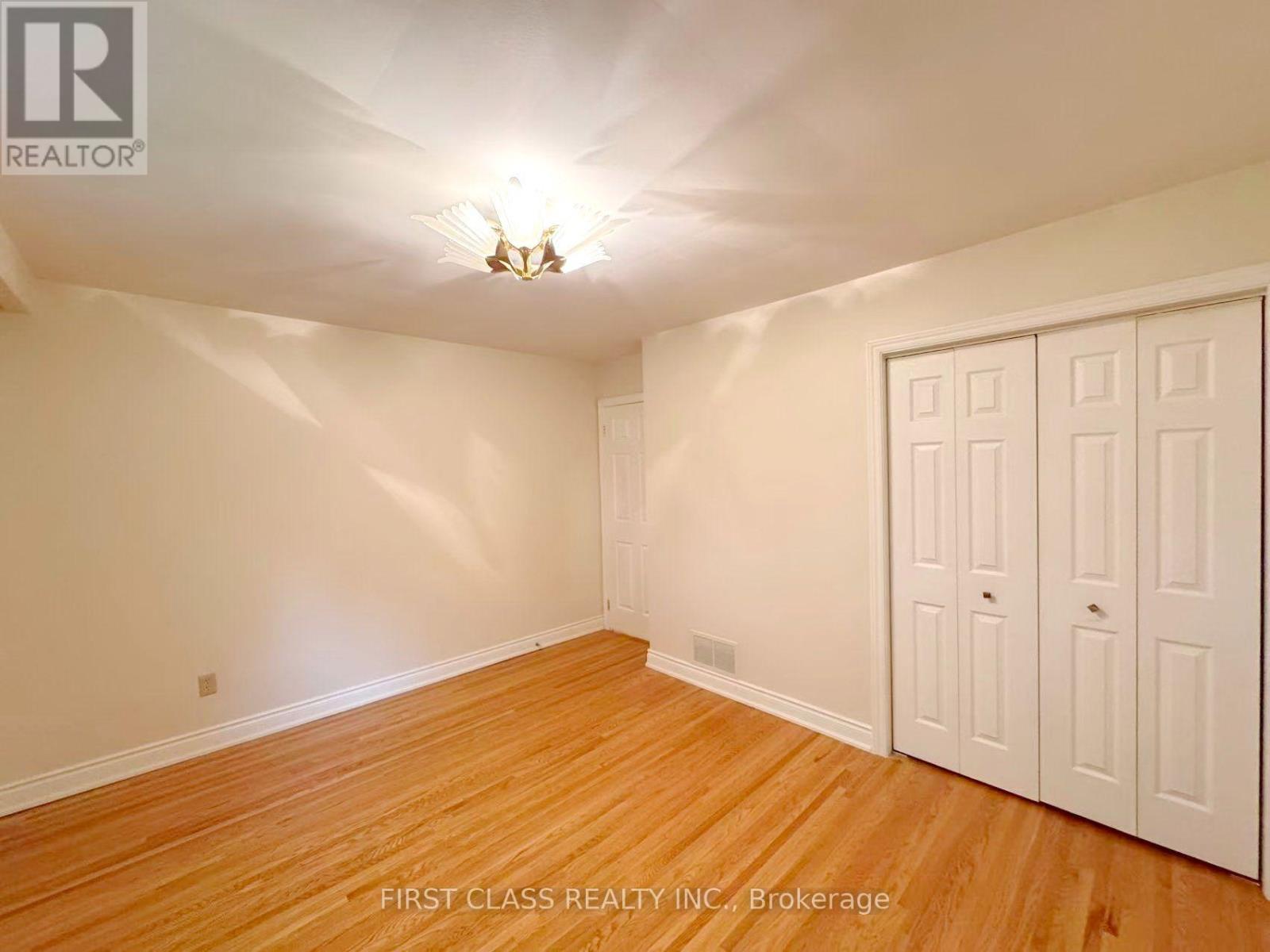 Upper - 1353 Myron Drive, Mississauga, Ontario  L5E 2N5 - Photo 34 - W13648236