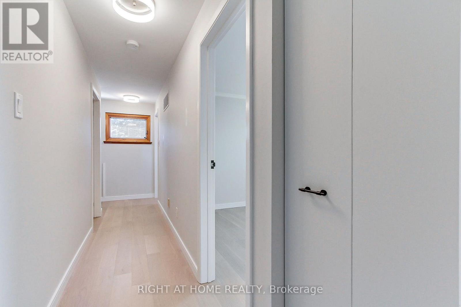 1715 Oberon Crescent, Mississauga, Ontario  L4X 2K7 - Photo 23 - W13648246