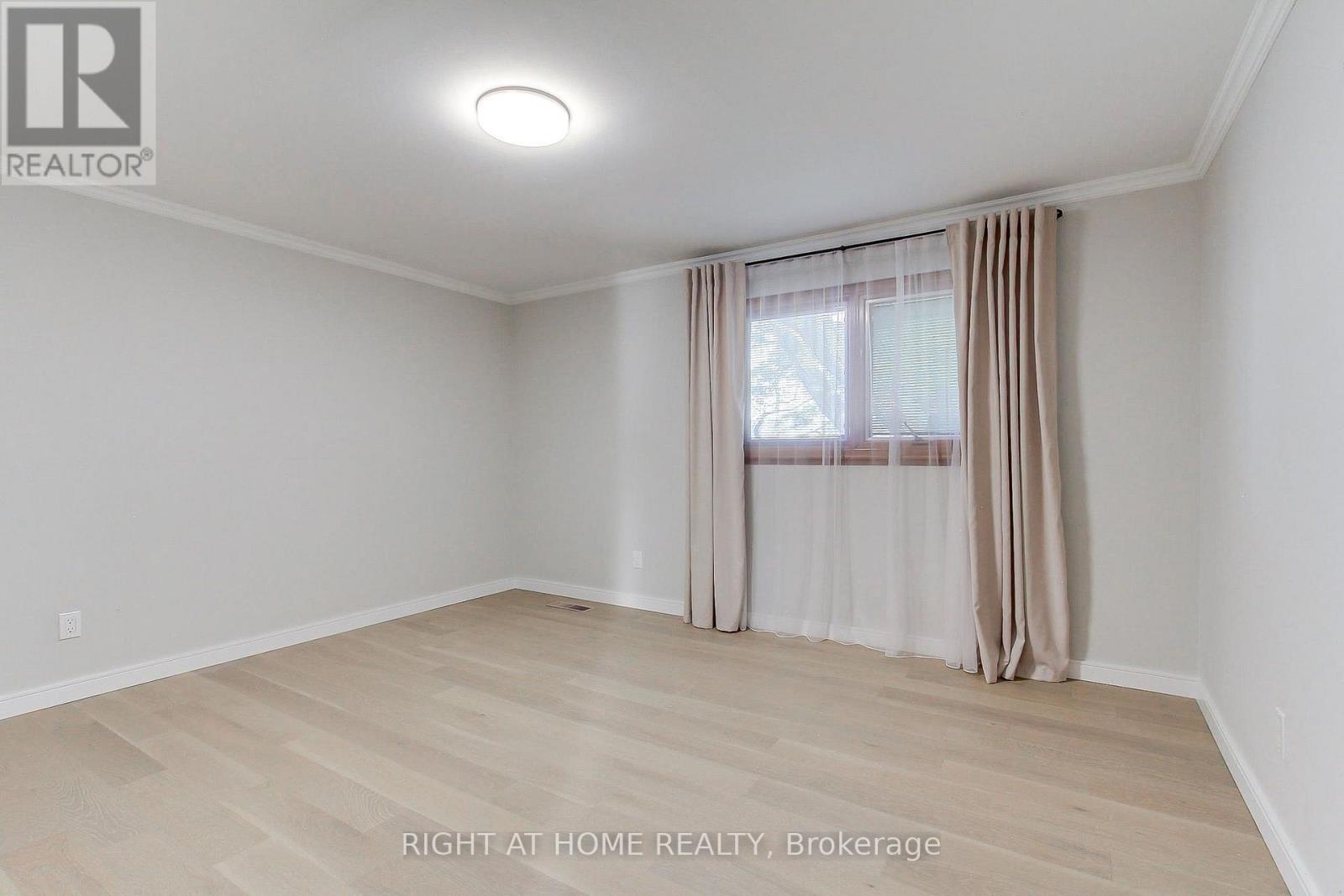 1715 Oberon Crescent, Mississauga, Ontario  L4X 2K7 - Photo 24 - W13648246