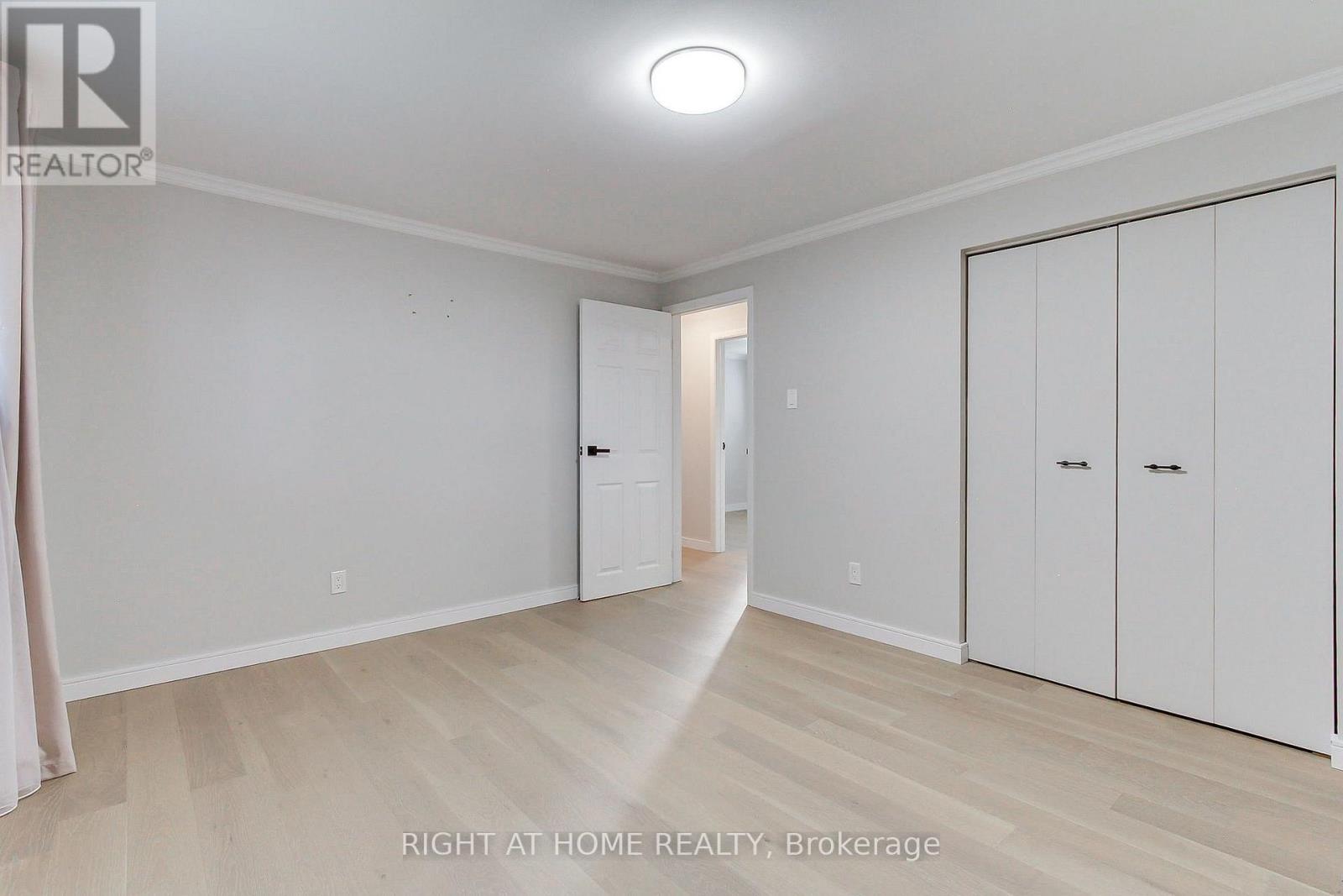 1715 Oberon Crescent, Mississauga, Ontario  L4X 2K7 - Photo 25 - W13648246