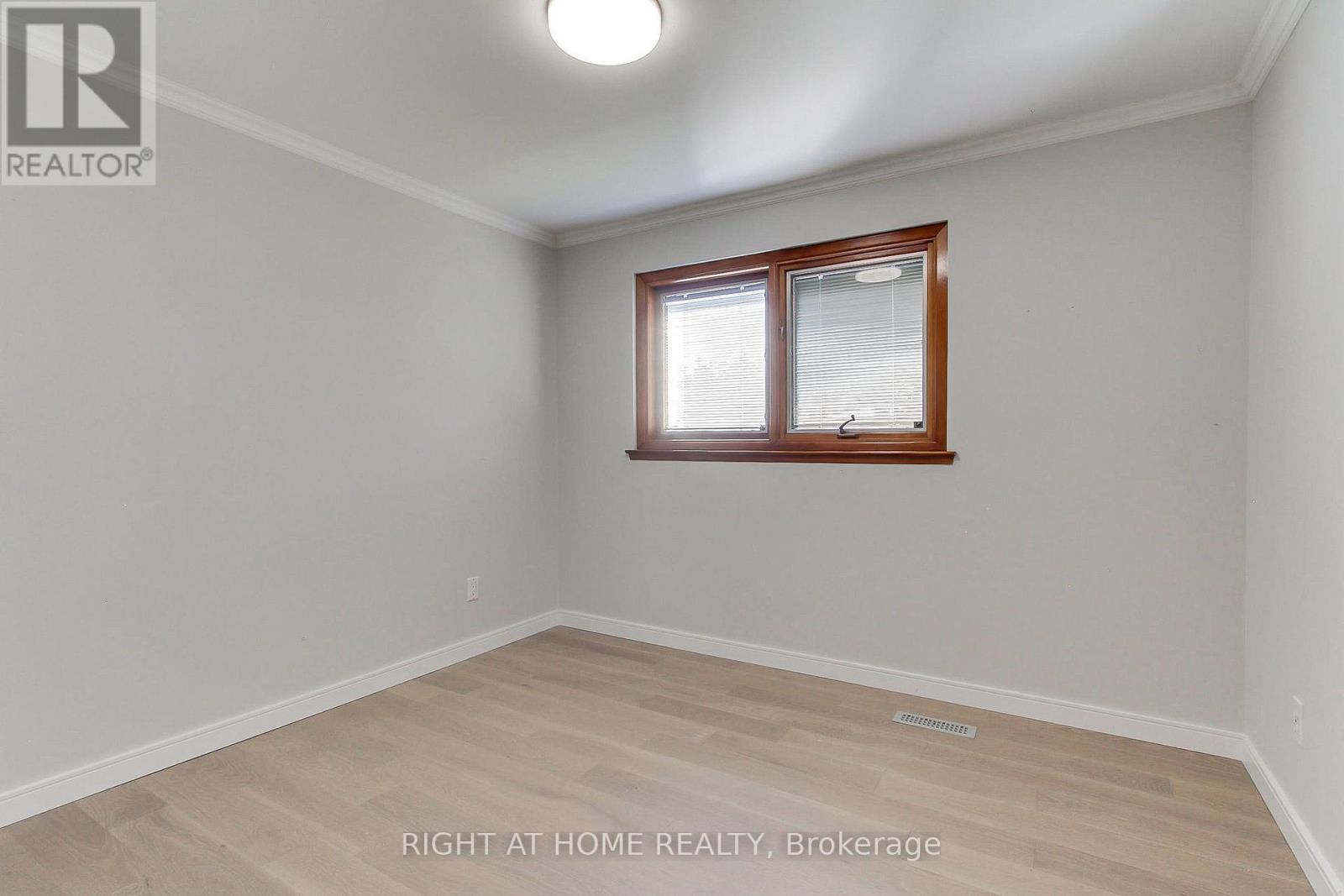 1715 Oberon Crescent, Mississauga, Ontario  L4X 2K7 - Photo 28 - W13648246