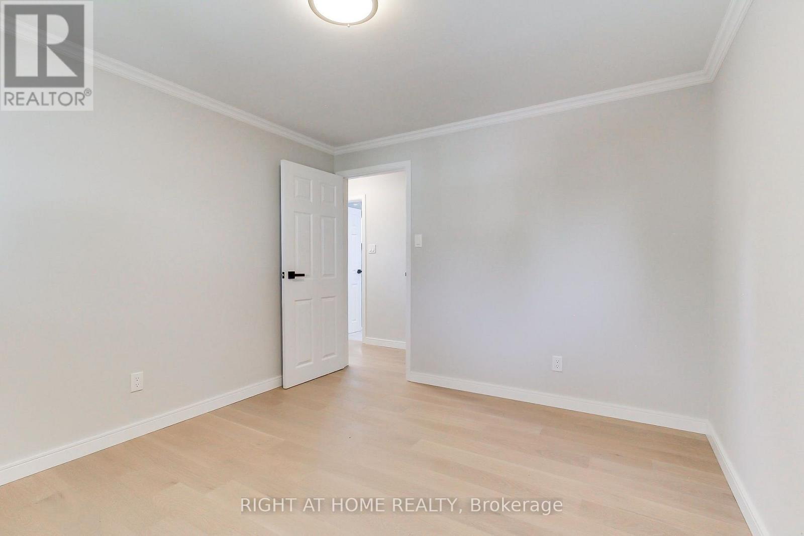 1715 Oberon Crescent, Mississauga, Ontario  L4X 2K7 - Photo 31 - W13648246