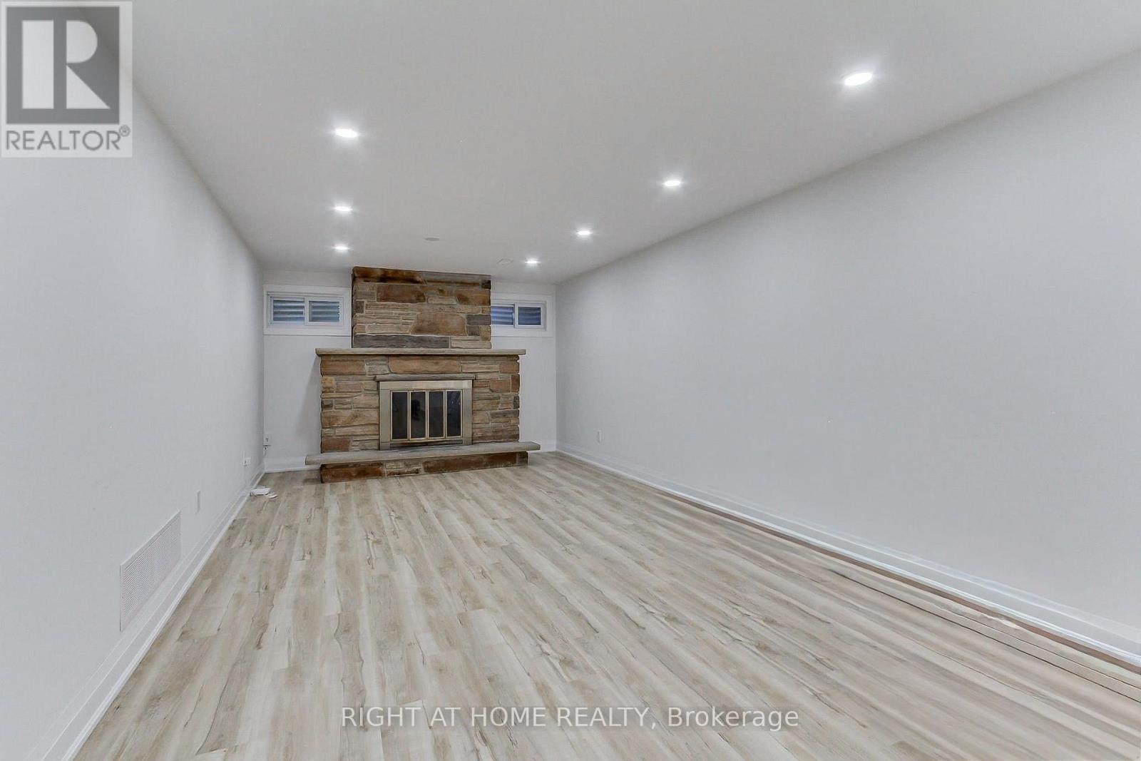 1715 Oberon Crescent, Mississauga, Ontario  L4X 2K7 - Photo 34 - W13648246