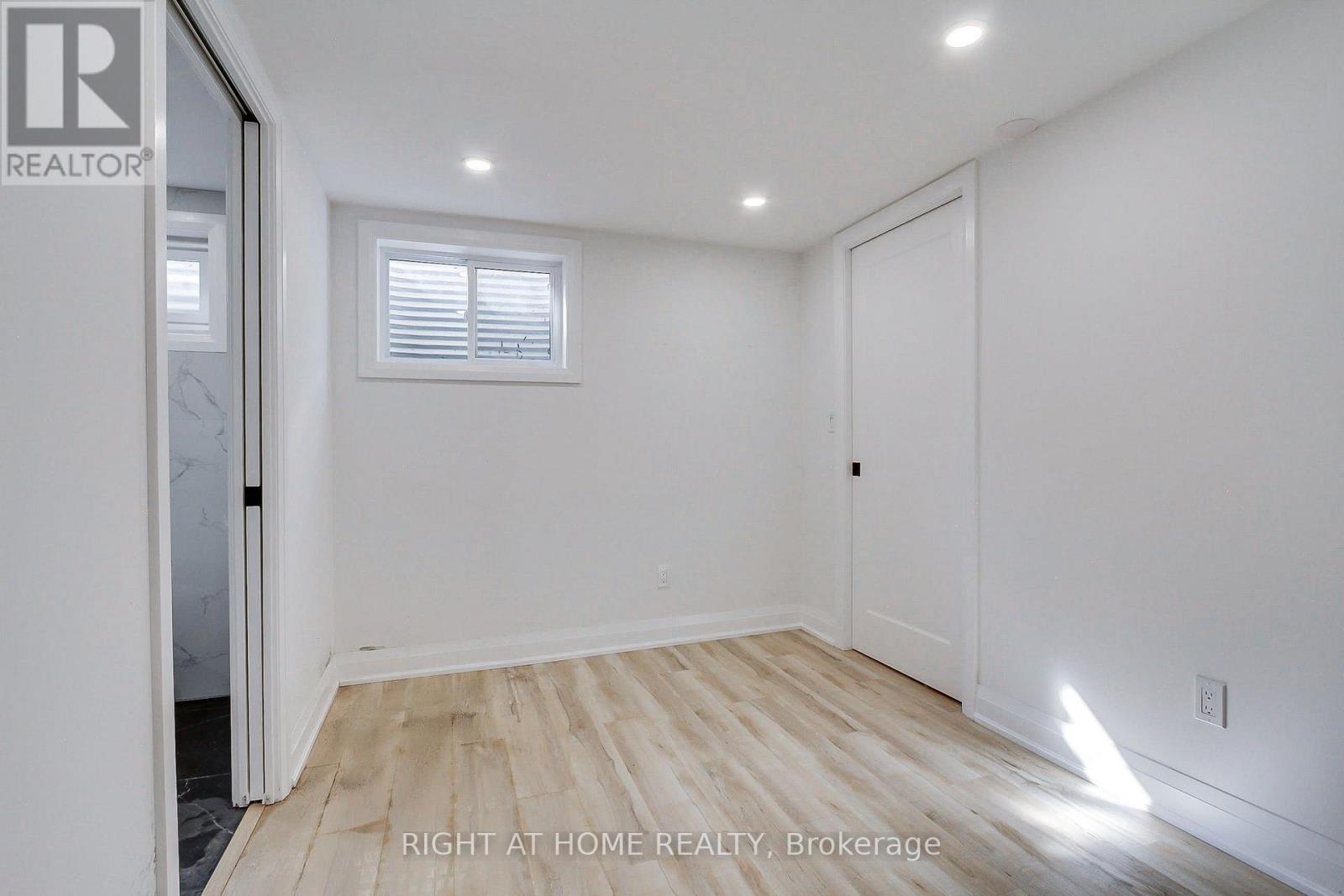 1715 Oberon Crescent, Mississauga, Ontario  L4X 2K7 - Photo 36 - W13648246