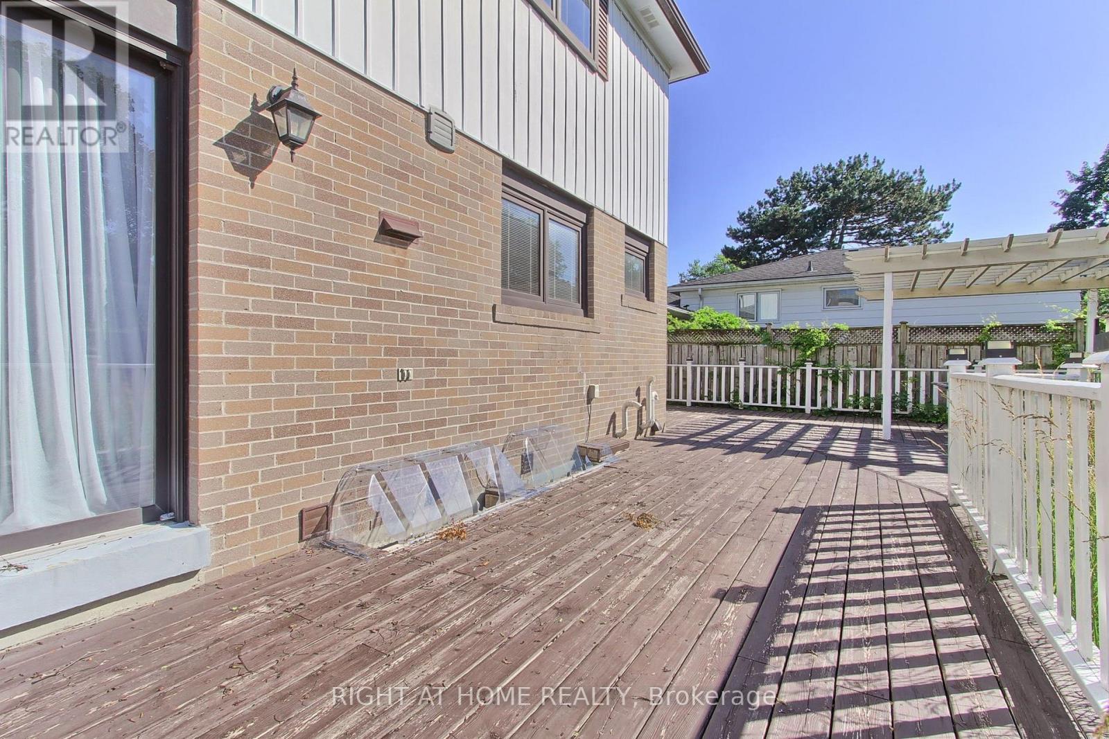 1715 Oberon Crescent, Mississauga, Ontario  L4X 2K7 - Photo 41 - W13648246