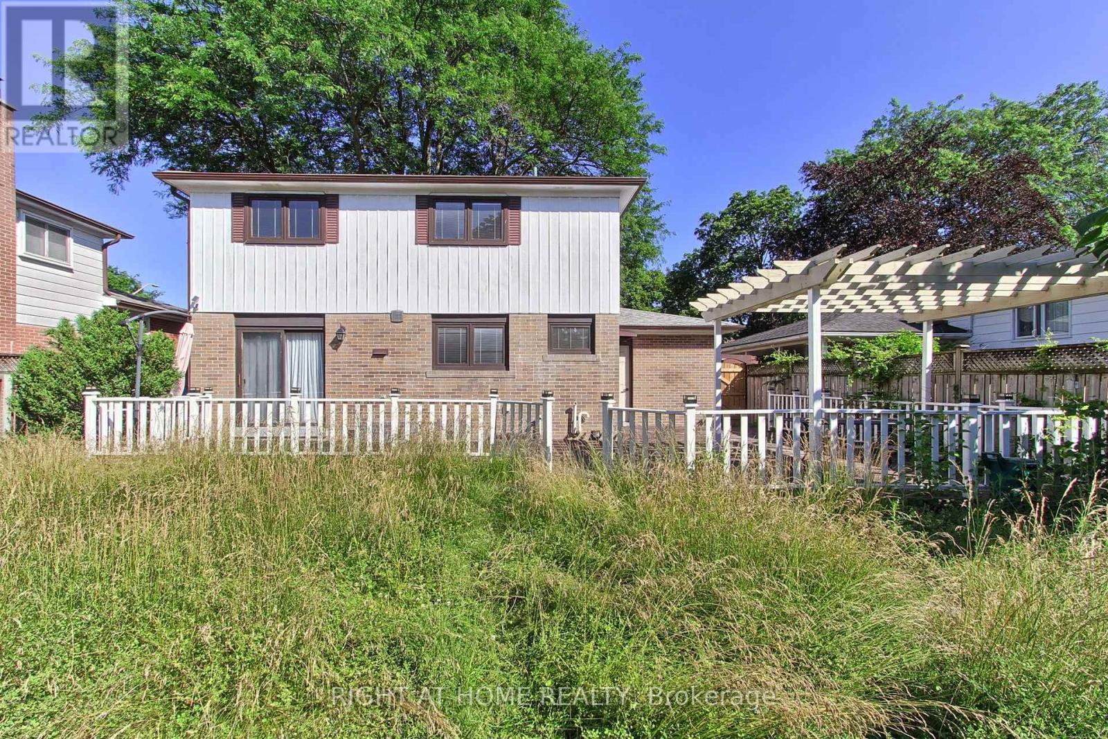 1715 Oberon Crescent, Mississauga, Ontario  L4X 2K7 - Photo 42 - W13648246