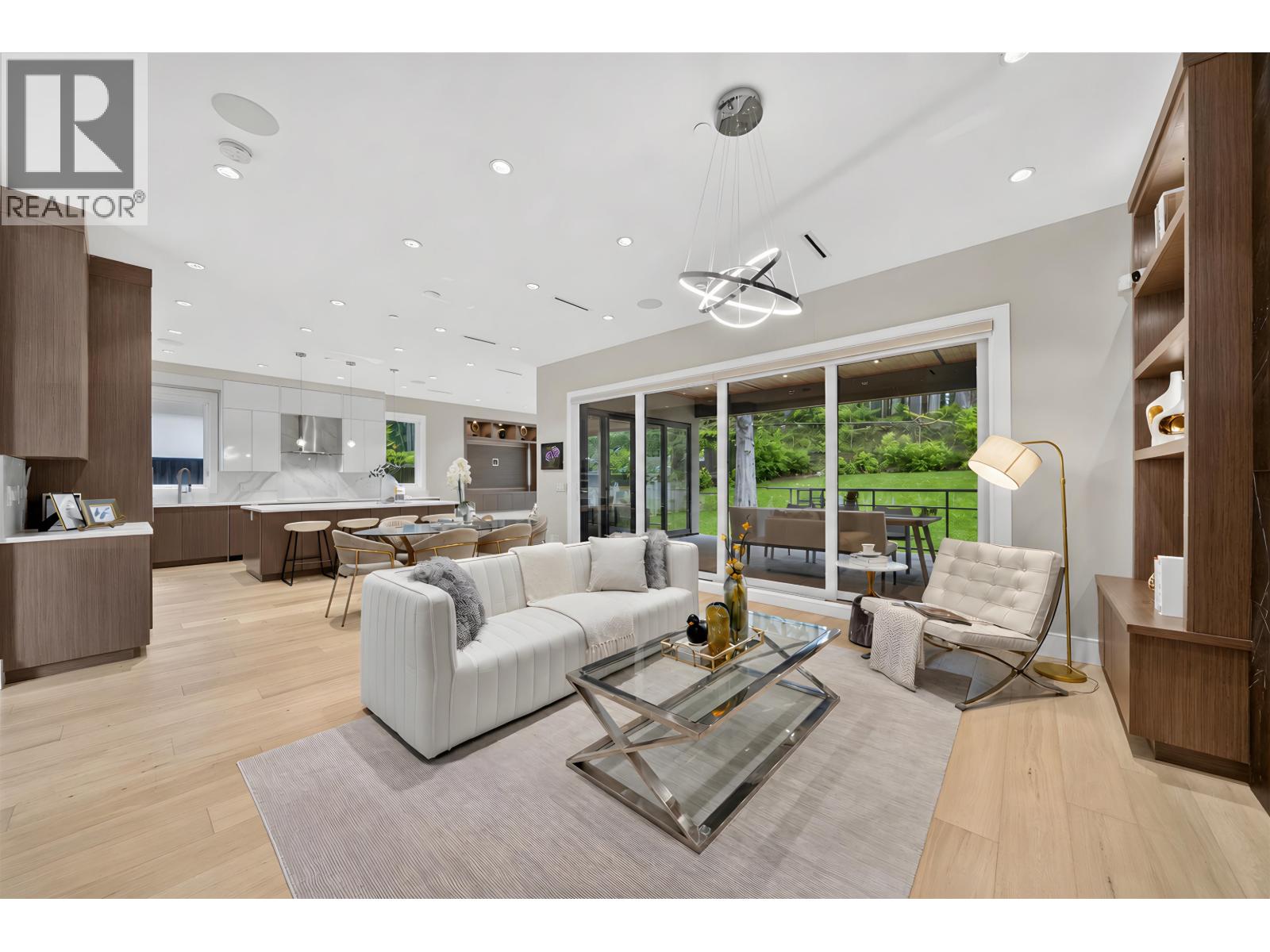 31 Glenmore Drive, West Vancouver, British Columbia V7S 1A5 - Photo 3 - R3130376